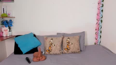 laura1__ online show from January 2025 01:18:02 AM