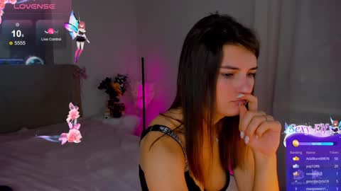 Laura online show from January 2025 09:05:01 AM