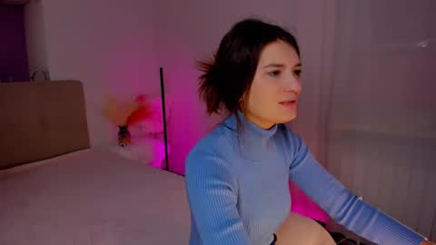 Laura online show from February 2025 05:33:02 AM