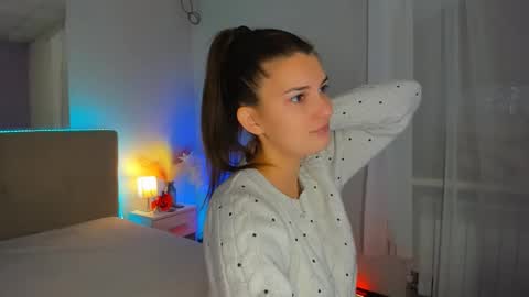 Laura online show from October 2025 05:30:02 AM