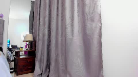   online show from February 2025 06:52:01 PM