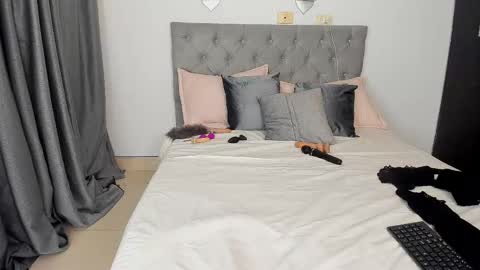   online show from September 2025 01:55:01 PM