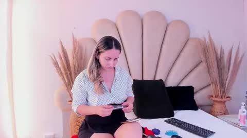   online show from October 2025 01:03:02 PM