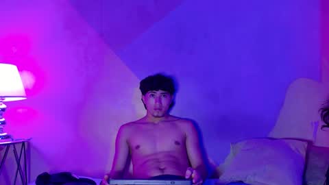 Snapshot of laura_and_kevin chatting on September 2025 02:06:02 PM laura_and_kevin online show from September 2025 02:06:02 PM