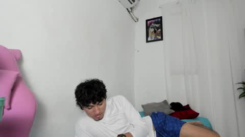 laura_and_kevin online show from February 2026 09:30:02 PM