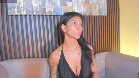 Laura online show from October 2025 01:12:02 PM