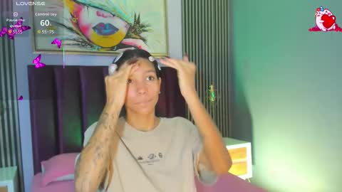 Laura online show from October 2025 12:45:01 PM