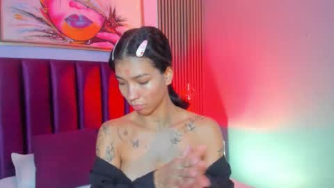 Laura online show from November 2025 12:49:01 PM