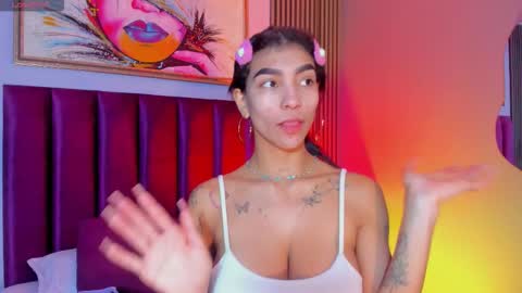 Laura online show from December 2025 01:20:02 PM