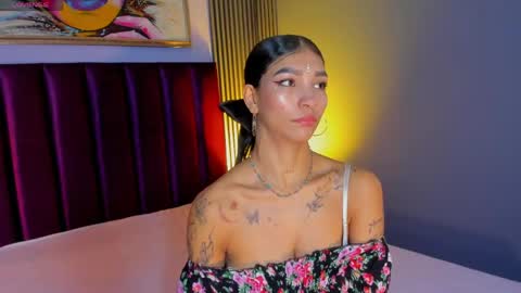 Laura online show from April 2026 12:44:02 PM