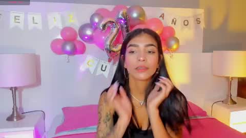 Snapshot of laura_aristizabal_19 chatting on June 2026 12:15:01 PM Laura online show from June 2026 12:15:01 PM