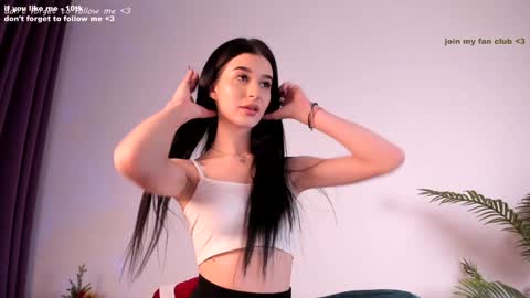 Laura online show from December 2024 02:42:02 AM