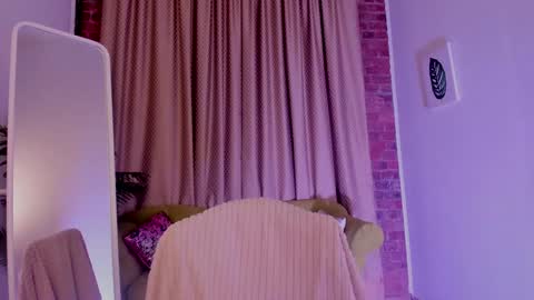 Laura online show from December 2024 02:35:01 AM