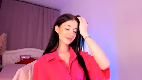 Laura online show from October 2025 07:42:02 PM