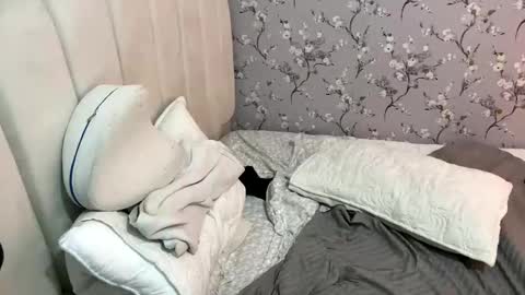 laura online show from January 2025 05:02:01 AM