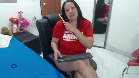 laura_foxx2379 online show from October 2025 02:01:02 AM