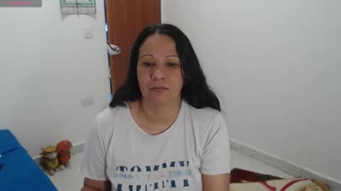 laura_foxx2379 online show from February 2026 03:40:02 PM