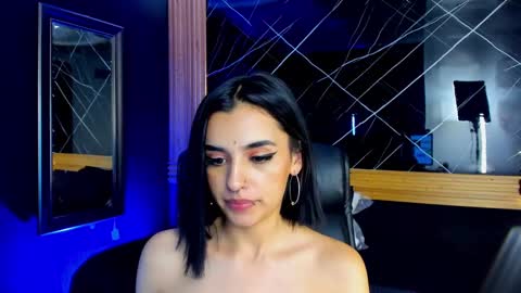 Snapshot of laura_hentai chatting on December 2024 07:25:02 PM Laura online show from December 2024 07:25:02 PM