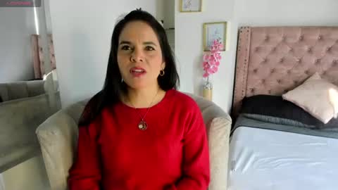 Snapshot of laura_hotties chatting on June 2026 01:36:01 PM laura hotties online show from June 2026 01:36:01 PM