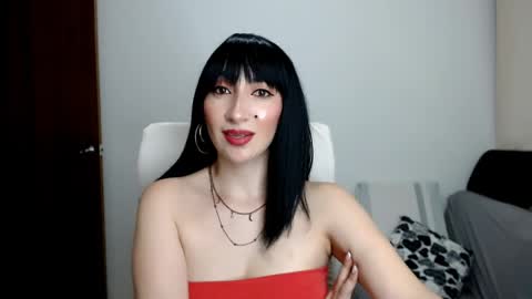 Snapshot of laura_pervert_ chatting on April 2026 01:29:01 AM Laura online show from April 2026 01:29:01 AM