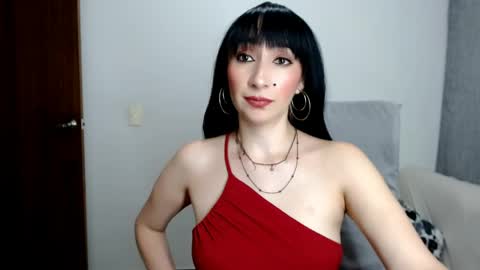 Snapshot of laura_pervert_ chatting on May 2026 11:42:01 PM Laura online show from May 2026 11:42:01 PM