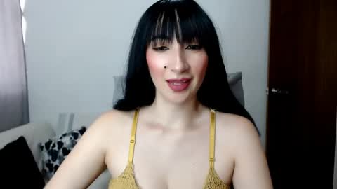 Snapshot of laura_pervert_ chatting on May 2026 06:02:02 PM Laura online show from May 2026 06:02:02 PM