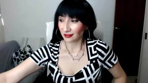 Snapshot of laura_pervert_ chatting on June 2026 09:50:02 PM Laura online show from June 2026 09:50:02 PM