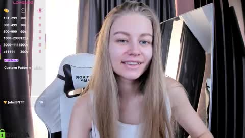 Laura online show from October 2025 01:56:02 PM