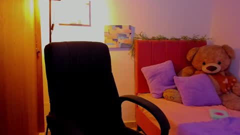 Laura Rose online show from April 2026 05:43:02 PM