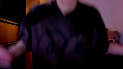 Snapshot of laura_r23 chatting on April 2026 06:55:02 PM Laura Rose online show from April 2026 06:55:02 PM