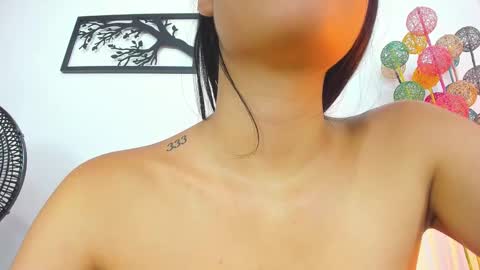 LAURA SOE online show from January 2025 05:49:02 PM