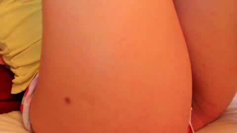 LAURA SOE online show from November 2025 03:01:02 PM