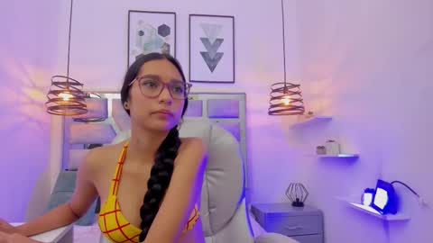 Snapshot of laura_stuar chatting on October 2025 11:55:02 AM laura stuar online show from October 2025 11:55:02 AM