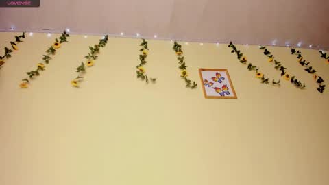 laura_summer online show from September 2025 02:22:01 AM