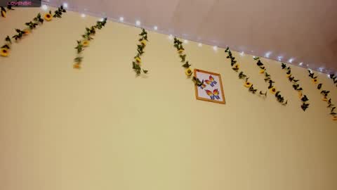 laura_summer online show from September 2025 02:44:02 AM