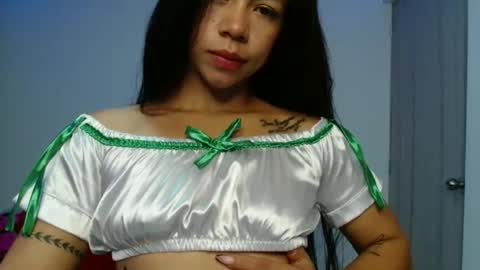 lauracb          online show from November 2025 04:59:02 AM