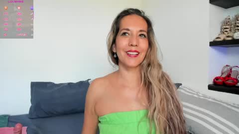 Snapshot of laurafarrely chatting on May 2026 08:36:01 PM Laura online show from May 2026 08:36:01 PM