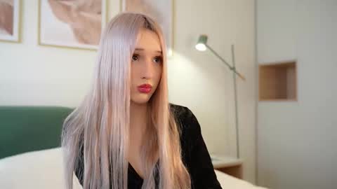 Snapshot of lauramusk chatting on September 2025 08:05:02 AM Laura online show from September 2025 08:05:02 AM