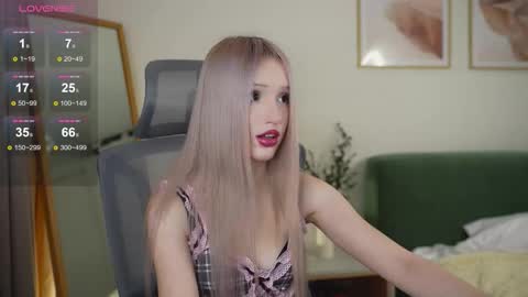 Snapshot of lauramusk chatting on October 2025 04:38:02 PM Laura online show from October 2025 04:38:02 PM