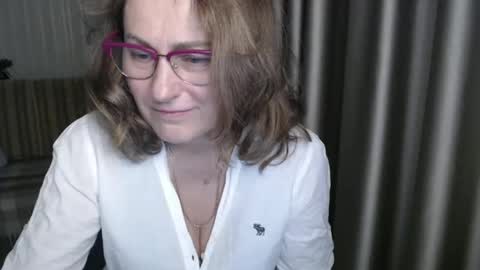 Lauraoven1 online show from December 2024 06:29:01 PM