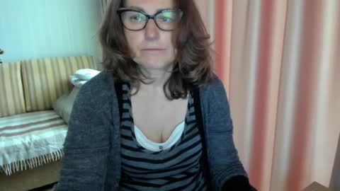 Snapshot of lauraoven1 chatting on May 2026 07:49:02 AM Lauraoven1 online show from May 2026 07:49:02 AM