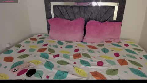 laurasofia01 online show from March 2026 04:05:01 AM