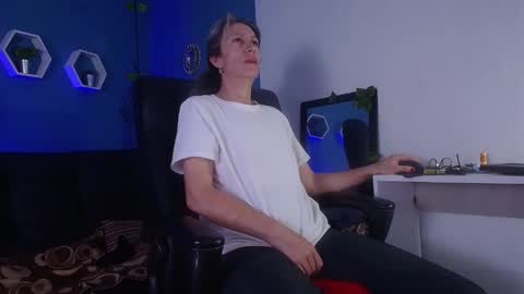 Snapshot of laurasofia45 chatting on March 2026 11:18:01 PM Laura Sofia online show from March 2026 11:18:01 PM