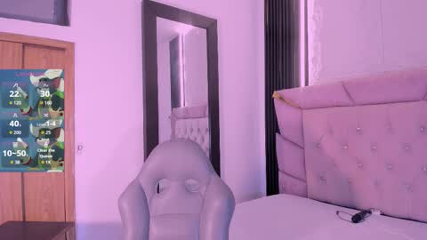 Laurem online show from September 2025 12:48:01 PM