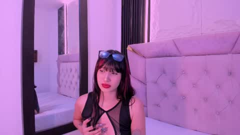 Laurem online show from September 2025 08:34:02 PM