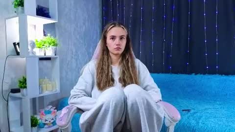 Snapshot of laurenasimpkin chatting on July 2026 11:37:02 AM Lissa online show from July 2026 11:37:02 AM