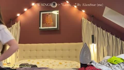Snapshot of laurenbrite chatting on May 2026 09:20:01 PM Lauren Brite online show from May 2026 09:20:01 PM