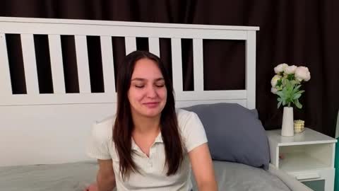 Victoria online show from December 2025 08:25:01 PM