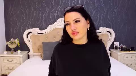 Snapshot of laurenjenssen chatting on October 2025 06:01:01 AM Laura online show from October 2025 06:01:01 AM