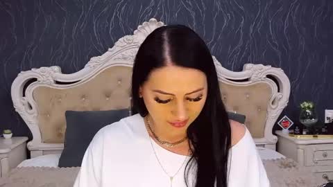 Laura online show from April 2026 12:08:02 PM